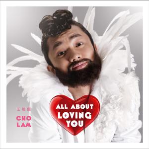 美女脱了个精光露出奶头屁吻
